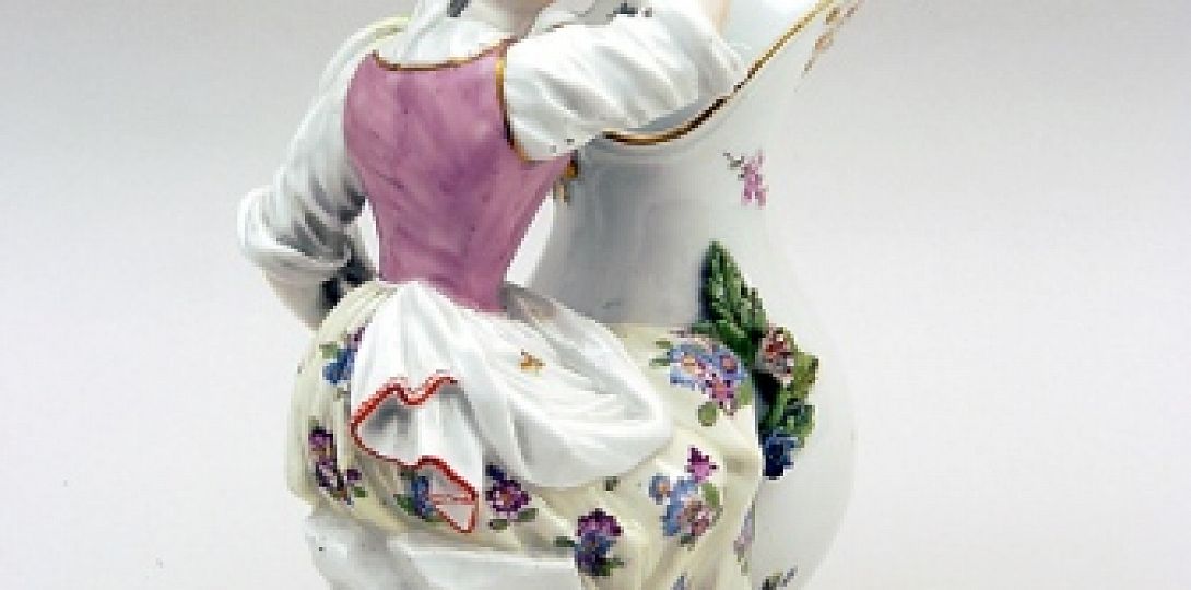 Figurka „Kobieta z dzbanem”, porcelana, Miśnia, lata 1735-1763