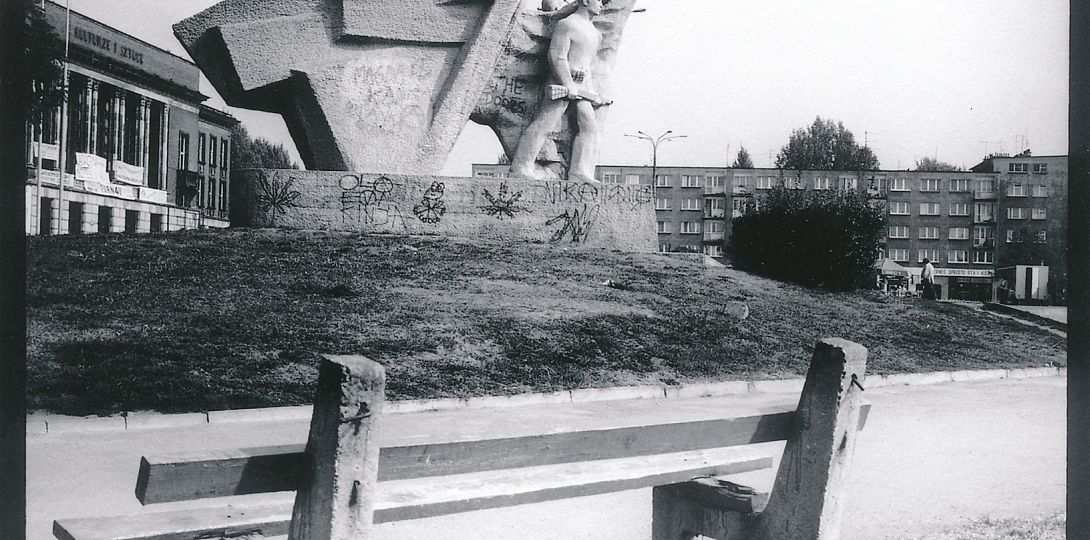 Wojciech Prażmowski, Dąbrowa Górniczaz cyklu „Biało-czerwono-czarna”, 1999, zbiory Muzeum w Gliwicach