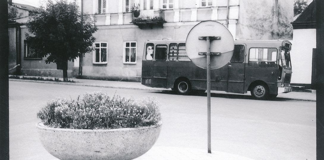 Wojciech Prażmowski, Chmielnik z cyklu „Biało-czerwono-czarna”, 1999, zbiory Muzeum w Gliwicach