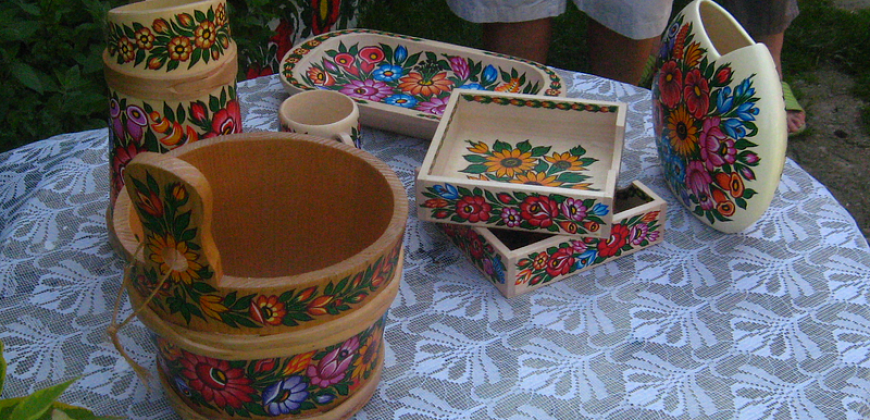 Zalipie, naczynia, źródło: Wikimedia Commons