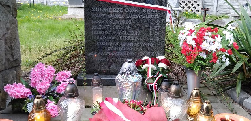 Symboliczna mogiła Leszka Śliwińskiego, Ryszarda Cieślaka, Tadeusza Kowalczuka oraz Bogusława Pietrkiewicza na cmentarzu św. Józefa w Zabrzu.
