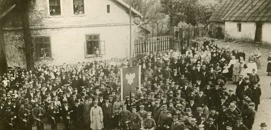 Wywieszenie polskiego sztandaru w Łabędach, 3 V 1921 r., zbiory Muzeum w Gliwicach