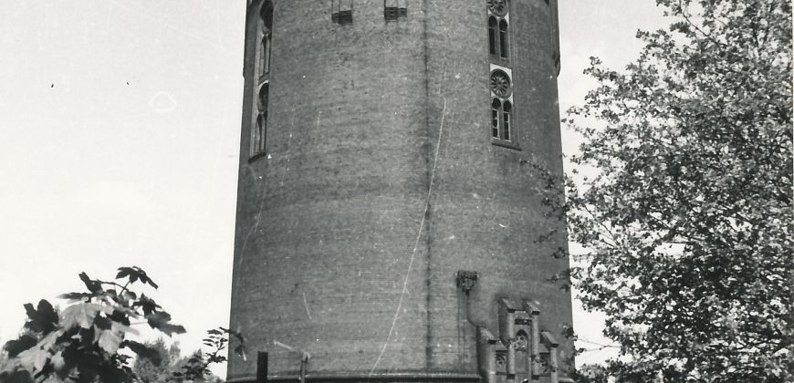 Wieża ciśnień przy ul. Leśnej, 1988 r., fot. R. Respondowski, (ź:) Archiwum Muzeum w Gliwicach