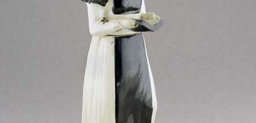 Kałamarz w kształcie postaci zakonnicy, 1796-1821, fajans delikatny, szkliwo ołowiowe, farby podszkliwne, zbiory Muzeum w Gliwicach