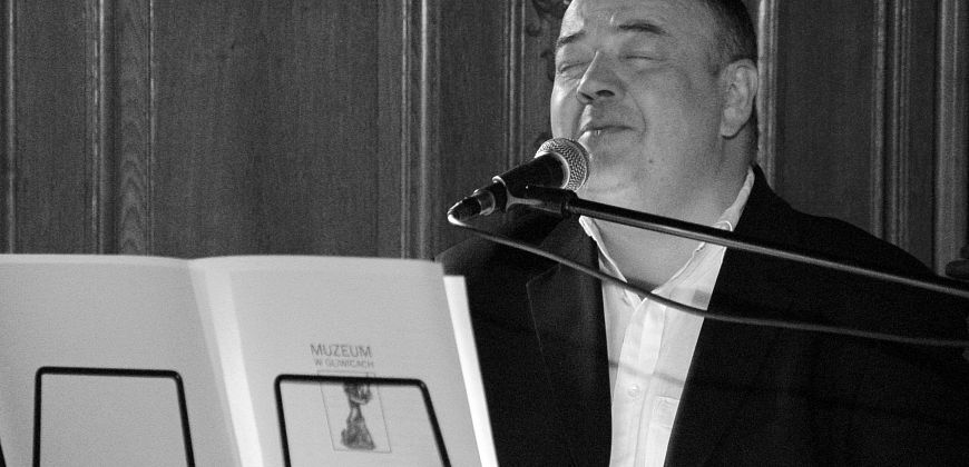 Koncert Stanisława Soyki 7 kwietnia 2004 r. w Willi Caro, w ramach Artystycznego Jarmarku Wielkanocnego, fot. Sz. Janiczek