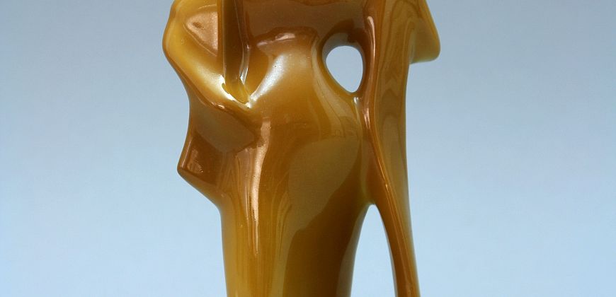 Figurka „Kobieta z szalem”, proj. Henryk Baran, ZP Bogucice, 1960 r., fot. W. Turkowski