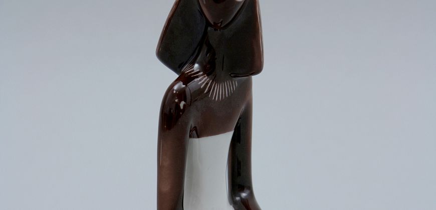 Figurka „Egipcjanka”, proj. Eryka Trzewik Drost,  ZP Bogucice, 1962 r., fot. W. Turkowski