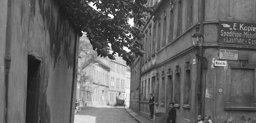 Oprowadzanie kuratorskie po wystawie „Heimat i hajmat. Górny Śląsk na fotografii przedwojennej ze zbiorów Muzeum w Gliwicach”