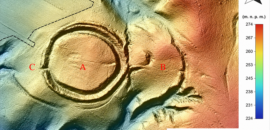 Lubomia – zobrazowanie LiDAR: (A) człon główny, (B) wschodnie podgrodzie, (C) nowoodkryte zachodnie podgrodzie; oprac. G. Kiarszys, źródło: M. Bugaj, G. Kiarszys, M. Przybyła, 2020 r.