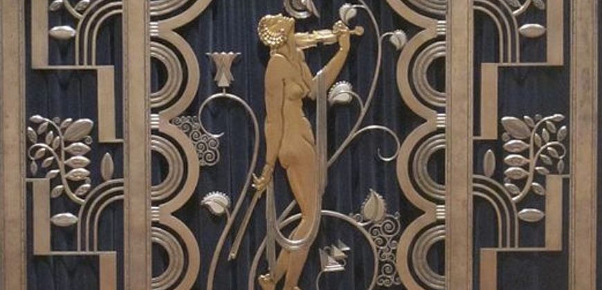Ekran do kominka w stylu art déco (wikimedia commons)