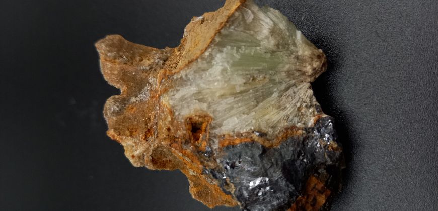 Tarnowicyt, zbiory Muzeum Geologii Złóż Politechniki Śląskiej im. Czesława Poborskiego