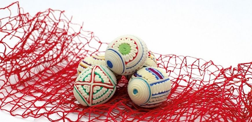 Jajka zdobione sitowiem wykonane przez Olgę Paleczną, fot. Archiwum Muzeum w Gliwicach